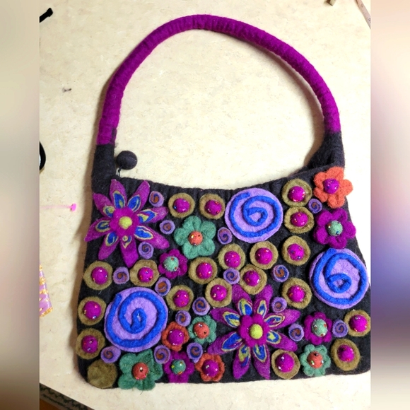 🛒🛍️💥Gently used Rising tide 100% wool felted shoulder bag beautiful details - Picture 1 of 13